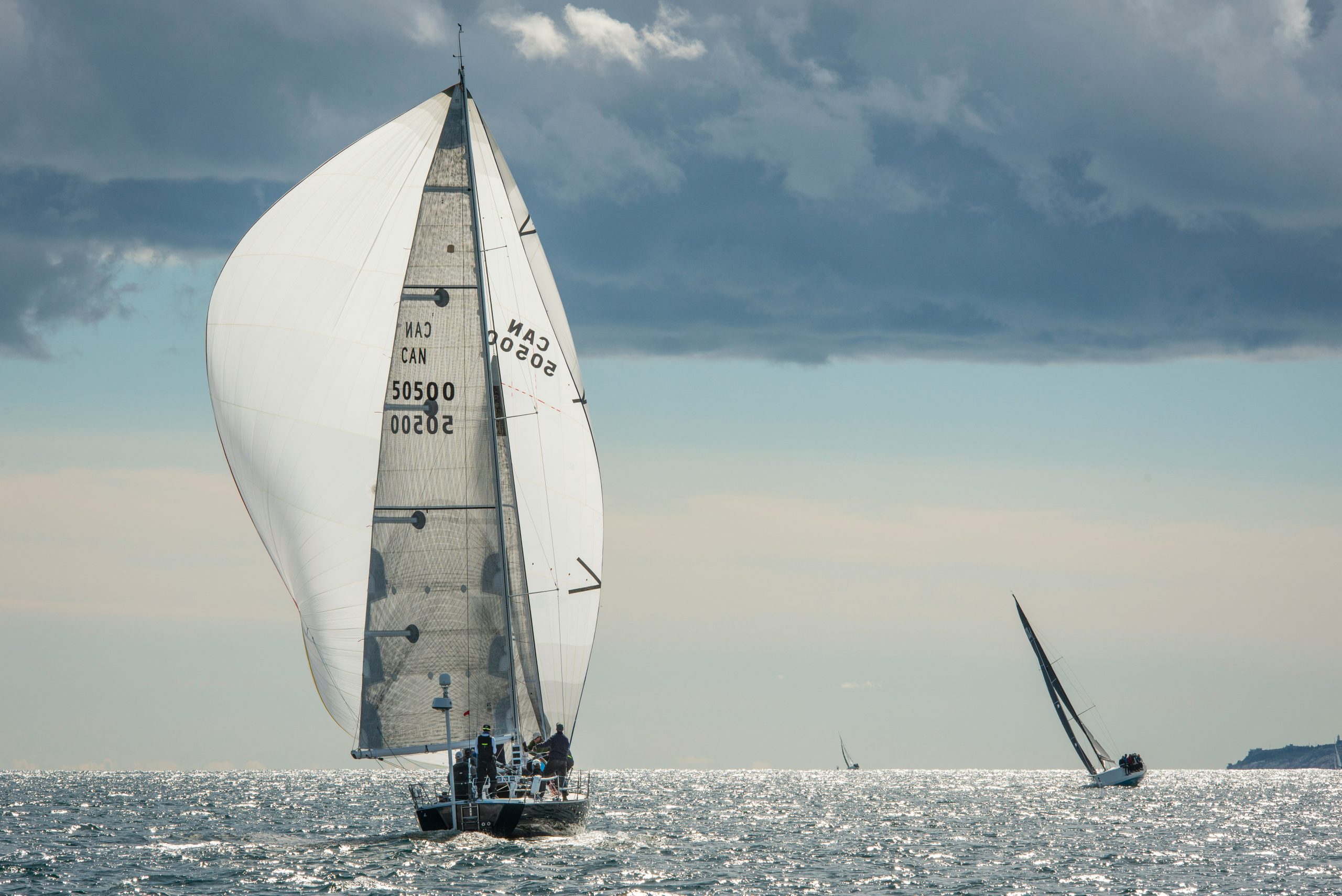 sailing - discover the exhilarating world of sailing with breathtaking views and unbeatable adventures.